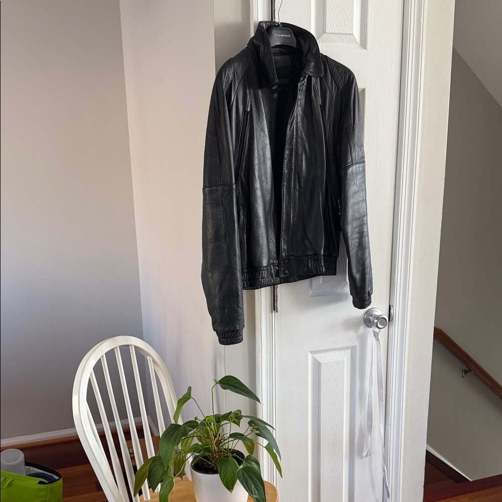 Classic Black Leather Bomber Jacket - Unbranded